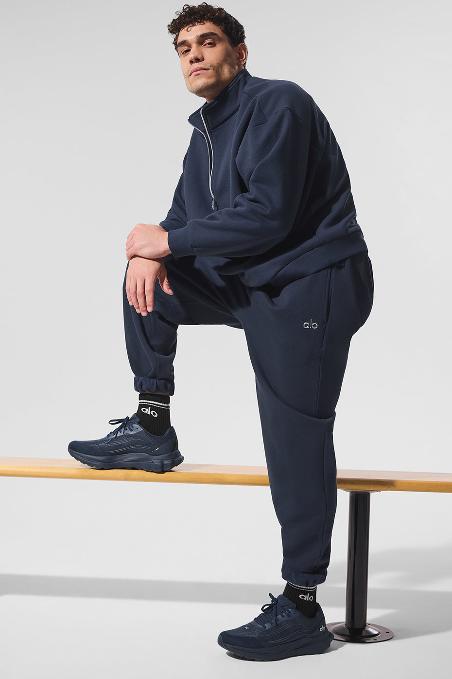 Accolade Sweatpant - Navy